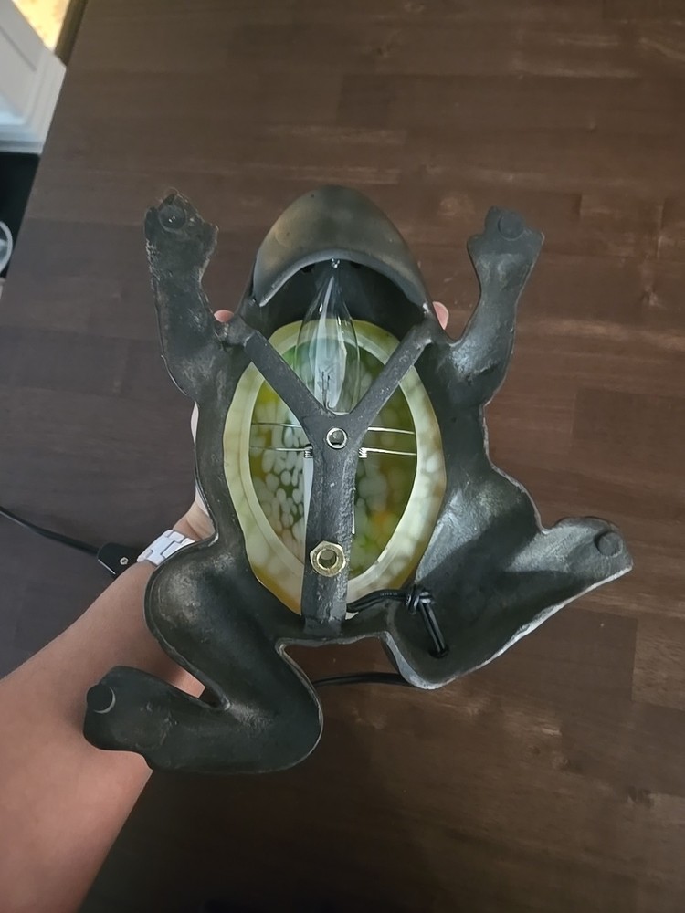 Vintage Castmetal Frog Light