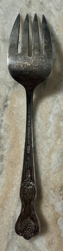 Medium Solid Cold Meat Serving Fork Inspiration-Magnolia Silverplate 1951 Intern