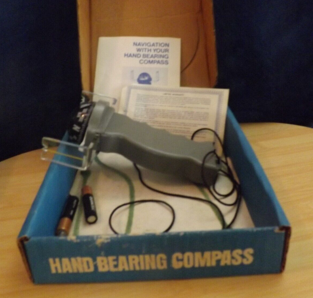 1983 DAVIS INSTRUMENTS HAND BEARING COMPASS NO LED MODEL 211 PREOWNED WITH BOX