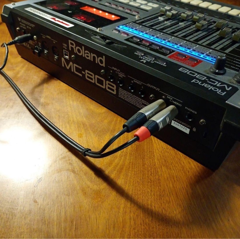 Roland MC-808 Sampling Groovebox Sampler Sequencer Tested Working