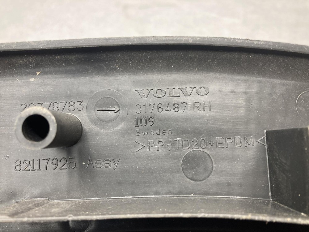 Volvo VNL POLY Right/Passenger THRESHOLD Trim/Panel | P/N 3176487