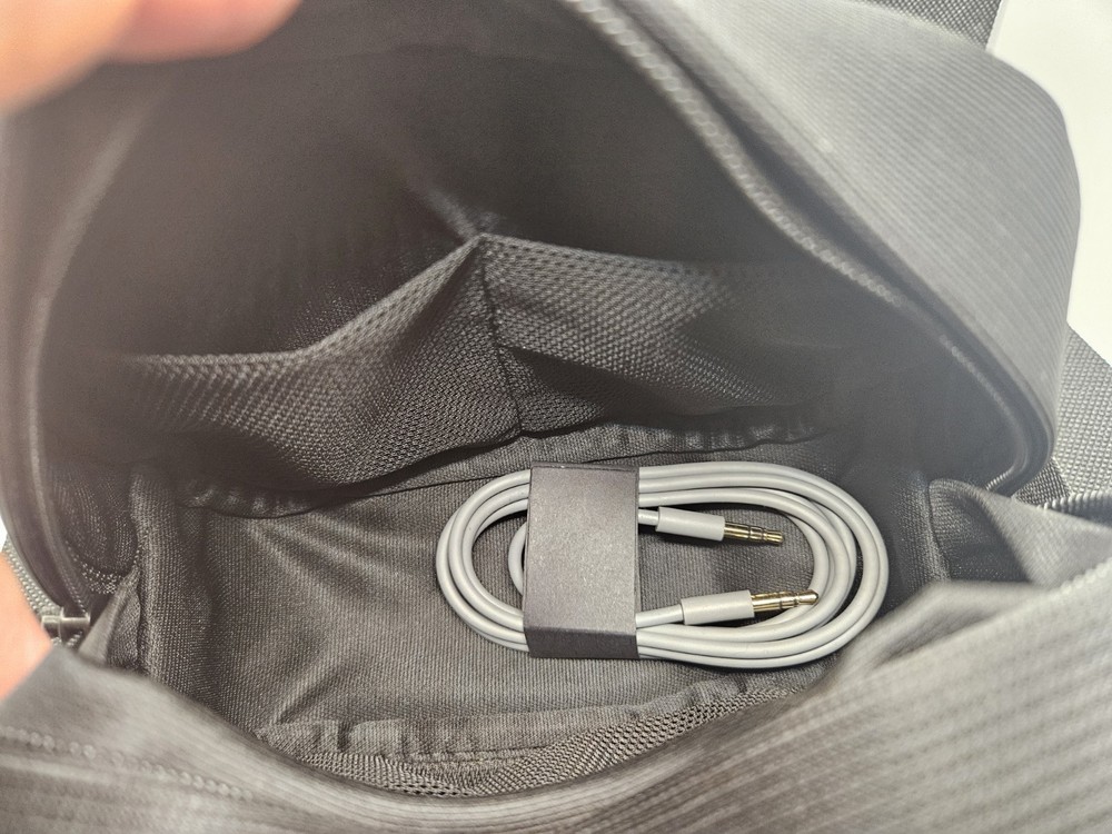 Beats Black Headphone Case with Audio Cable for Beats