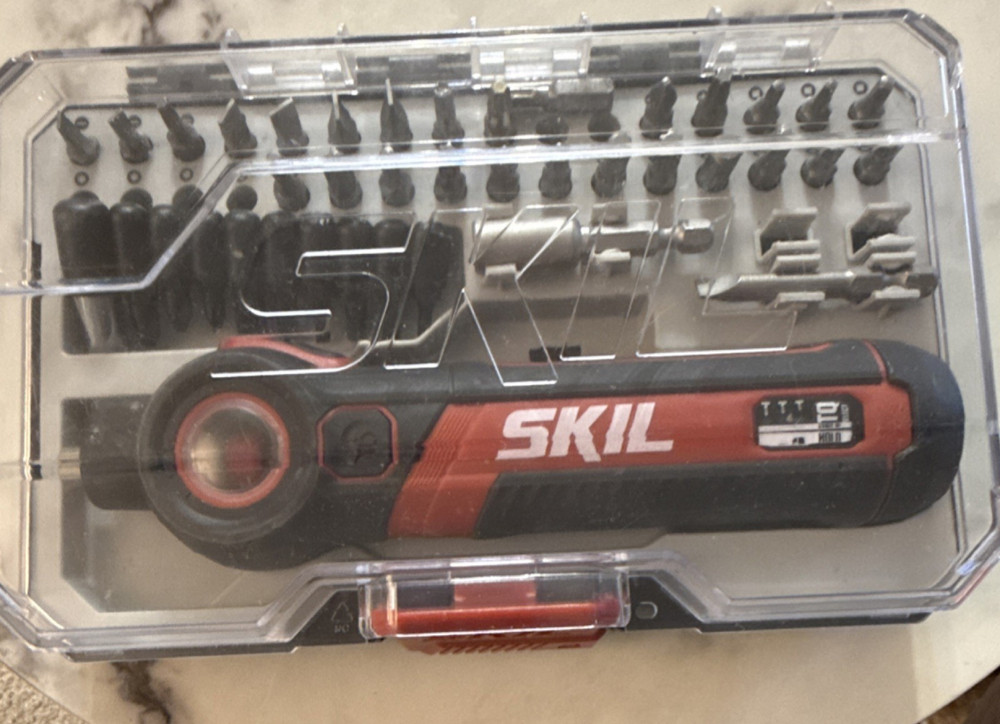 SKIL Rechargeable Compact Screwdriver Set, Straight Design, Bits & Case
