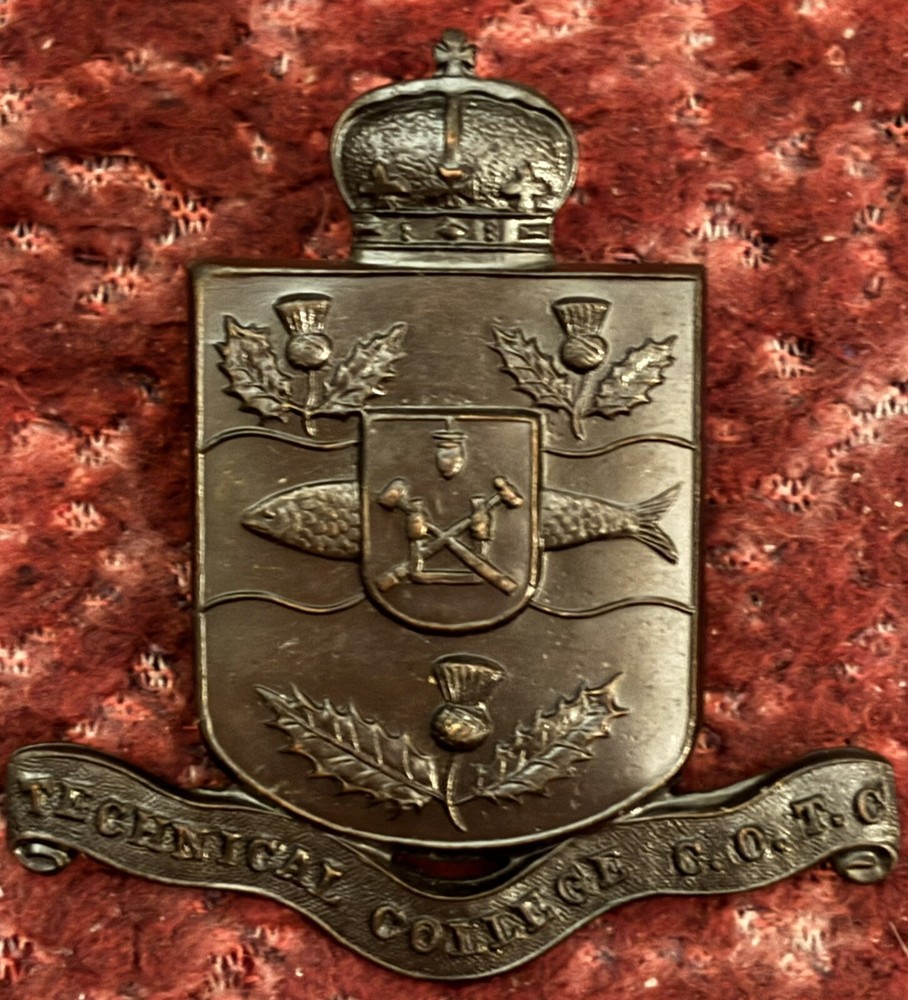 Canada WW2 COTC Nova Scotia Technical College Cap Badge