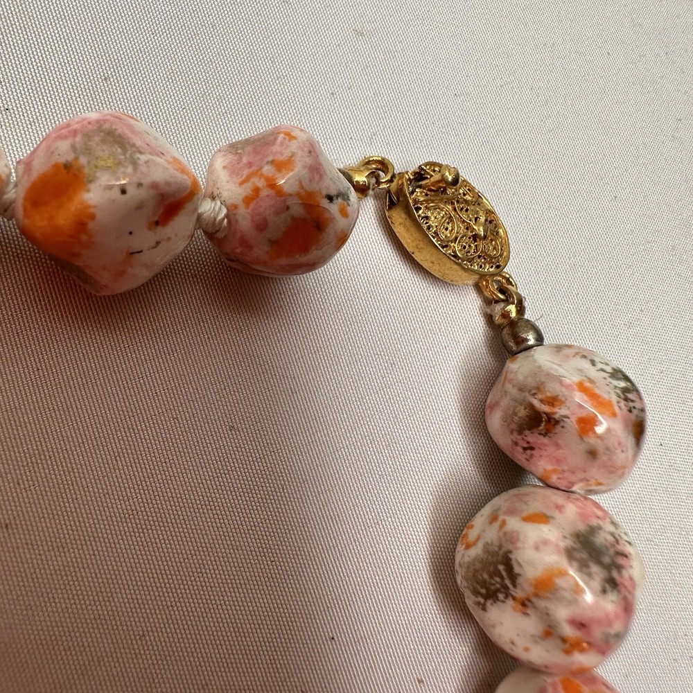 Speckled Glass Beaded Necklace