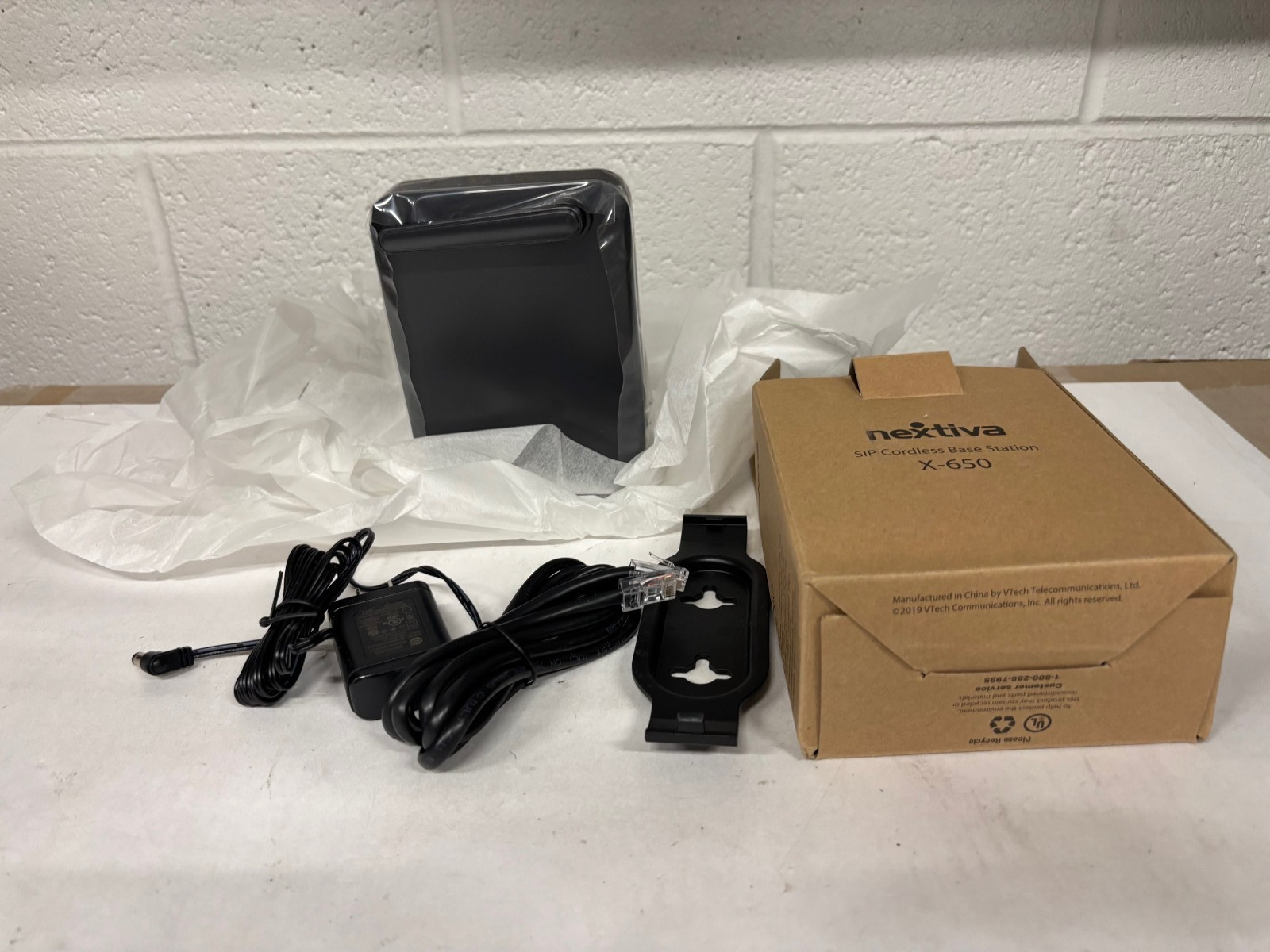 Nextiva X-650 DECT SIP cordless handset base station charger NEW in original box