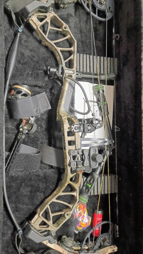 Bear Archery Divergent Eko Compund Bow