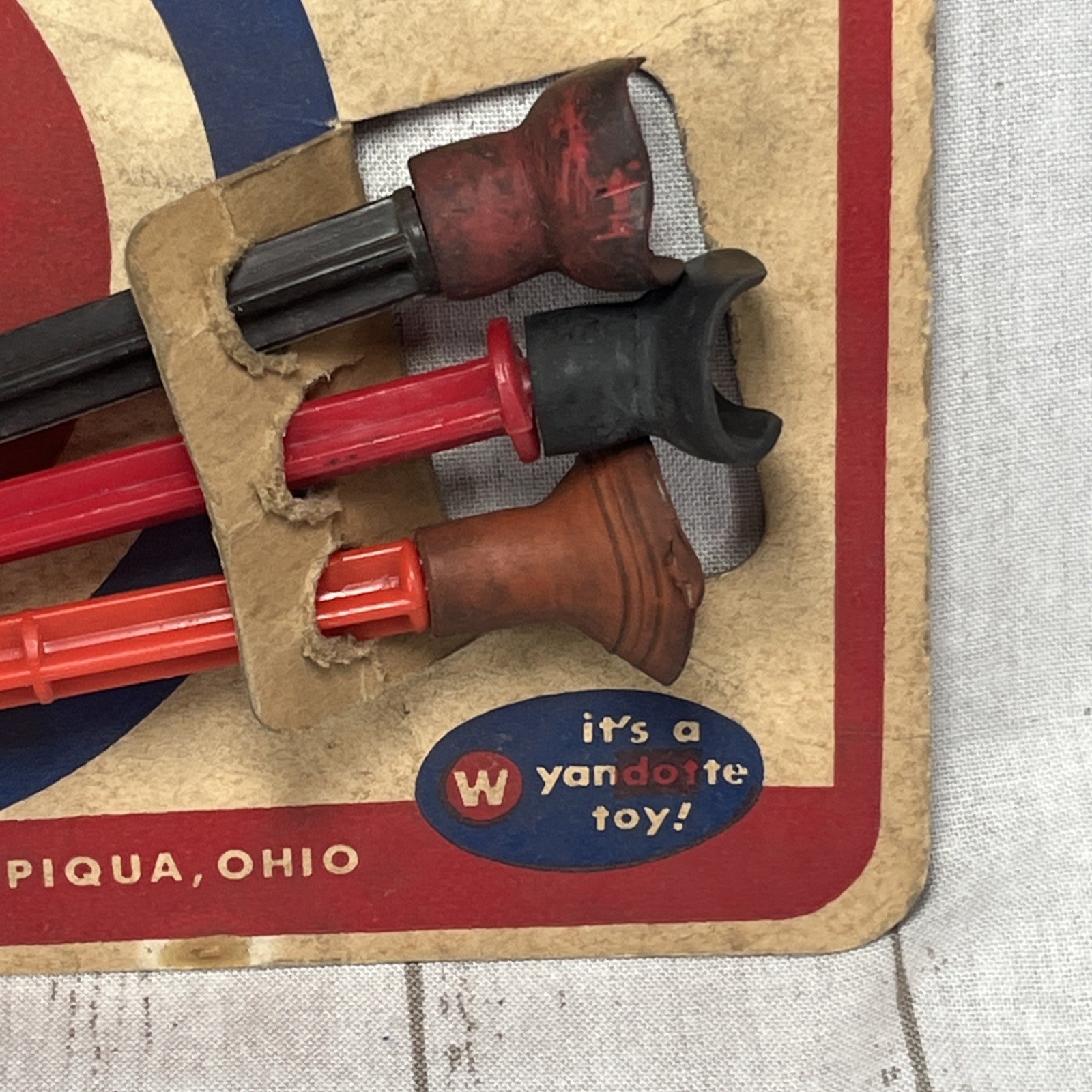 Vtg Wyandotte Toys USA Hard Plastic Red Toy Dart Gun, Darts And Packaging READ
