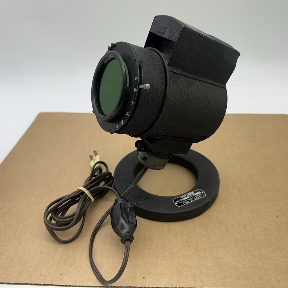 MICROSCOPE ILLUMINATOR Antique Spotlight Model 370 American Optical Co.