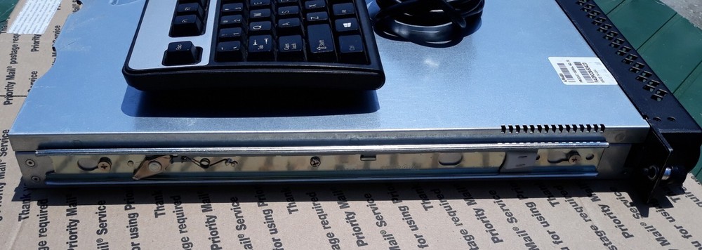 APC AP 9465 Data Center Expert Server.