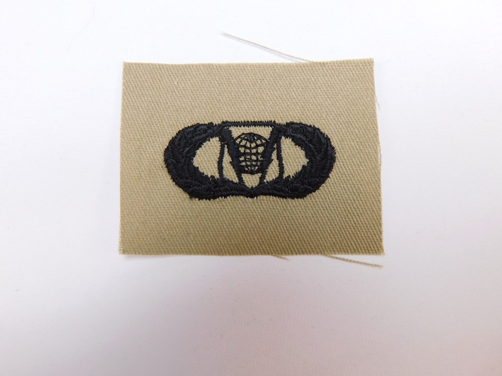 US Air Force USAF Basic Command & Control Badge Desert Tan DCU Patch Sew-On