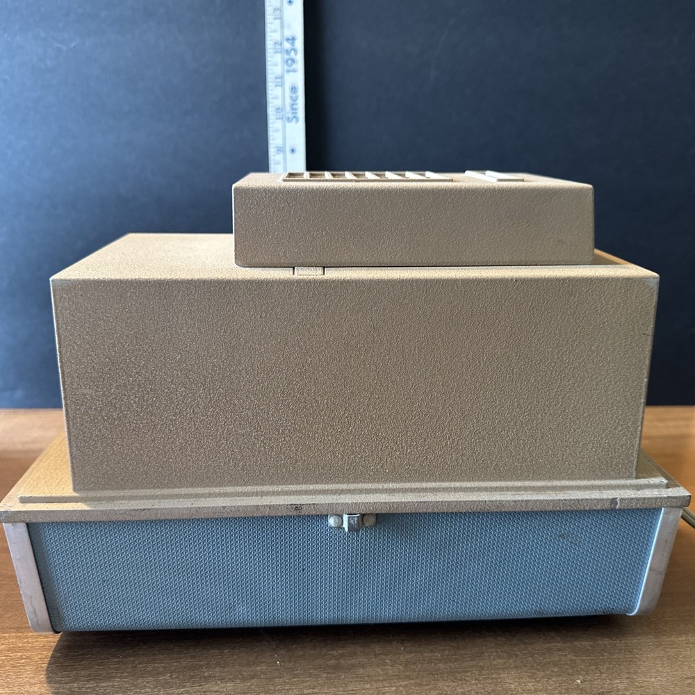 Vintage Argus 300 Model 38 Automatic Slide Projector With Case