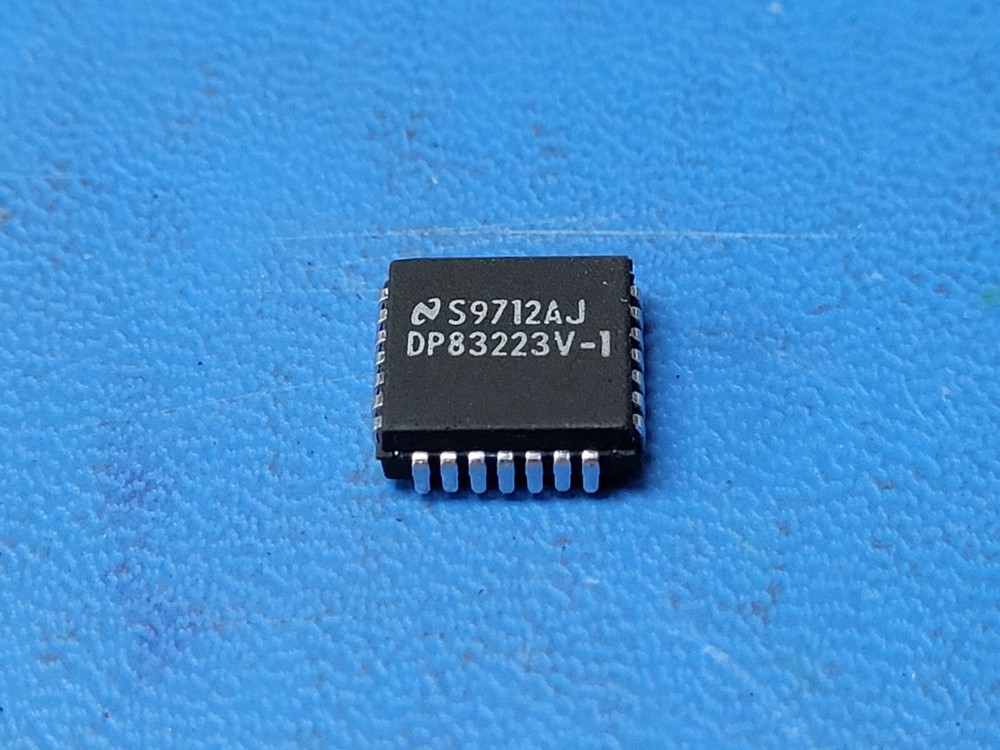 (1 PC) DP83223V-1 NSC Ethernet Transceiver, 1-Trnsvr PLCC28