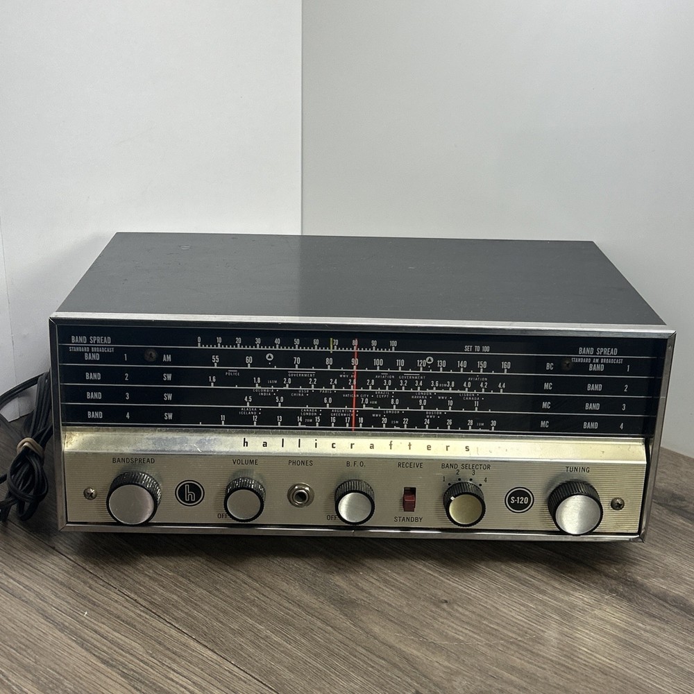 Vintage Short Wave Radio Hallicrafters S-120 Shortwave Receiver Powers On Read