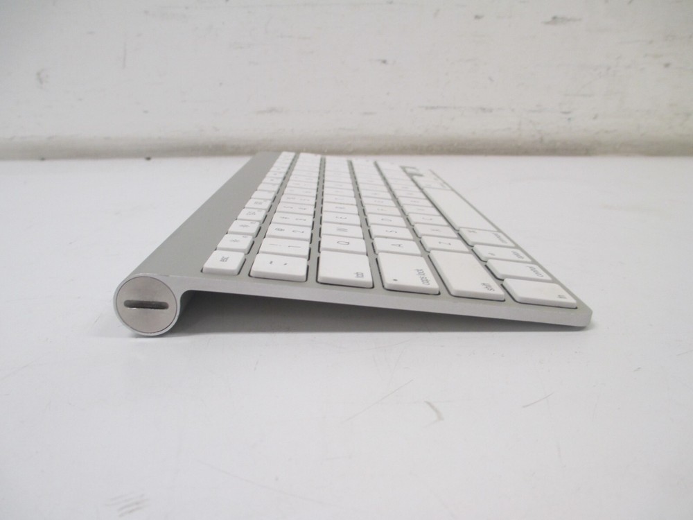 Apple A1314 Wireless Aluminum Base Keyboard