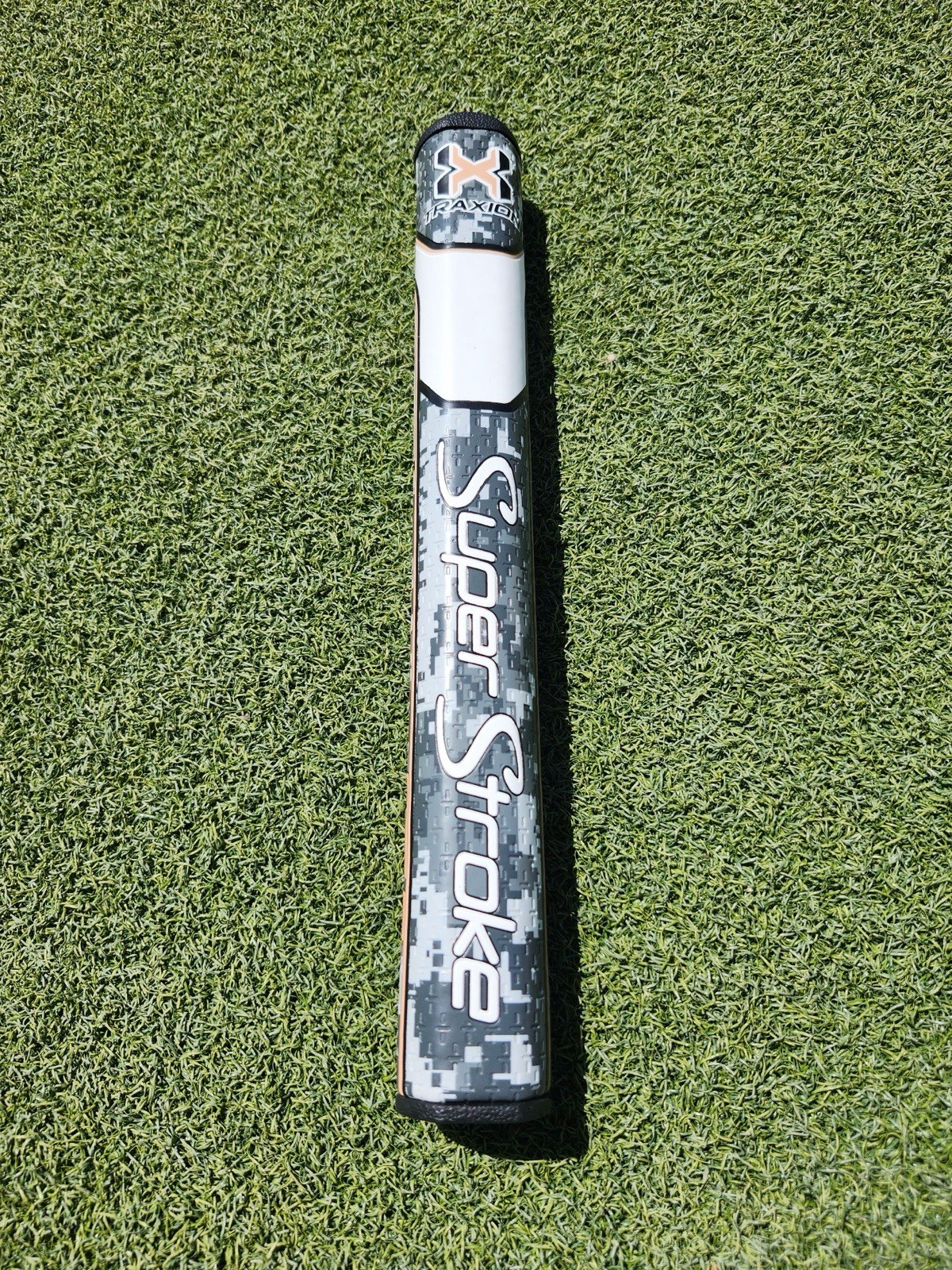 SuperStroke Digi Camo Tour Traxion 3.0  Putter Grip, Lightweight, Golf Grip