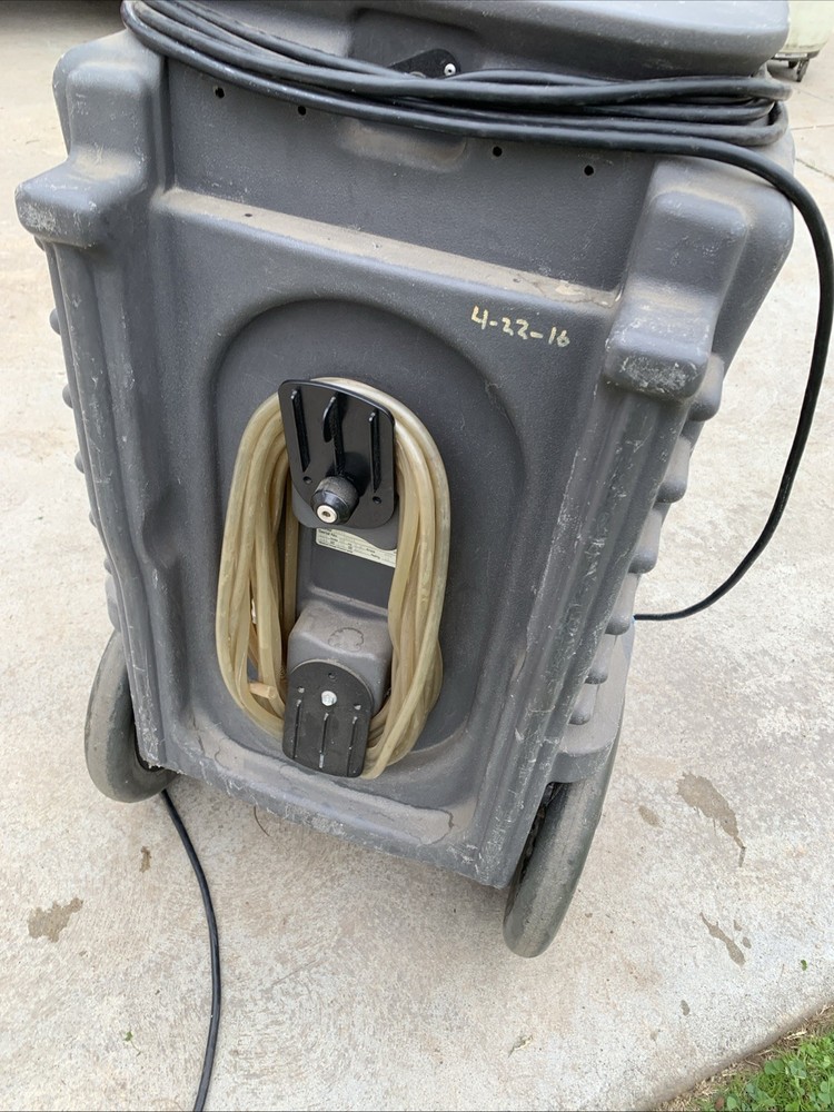 Dri-Eaz Evolution LGR Dehumidifier Turn On Needs Screen Cleaning ?? Hours