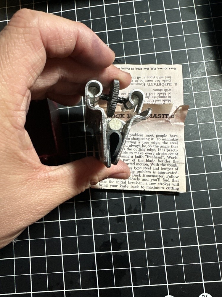 Buck Knives HONEMASTER Knife Sharpener Jig/Guide Package Box Damage
