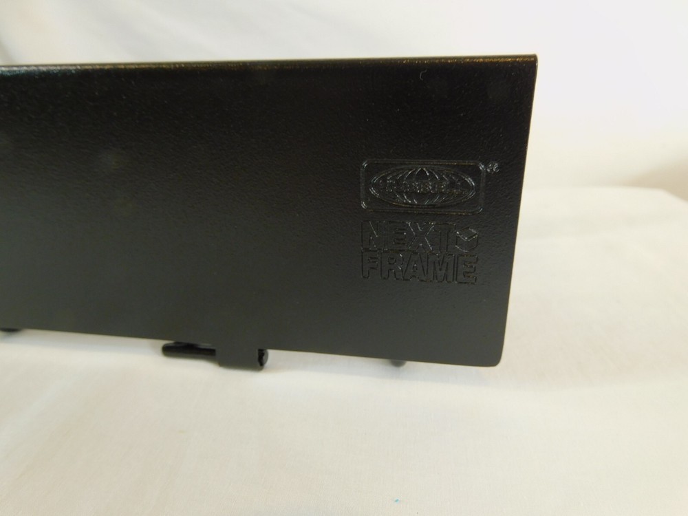 Ring Panel Cable Manager Hubbell HC219CC3N NextFrame Hinged Covers - EXCELLENT