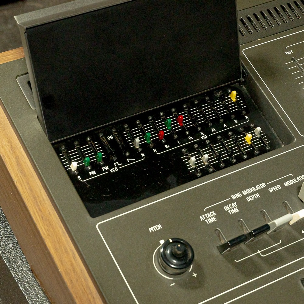 Yamaha CS-60 — 61-Key Polyphonic Synth with Aftertouch & Ribbon Controller