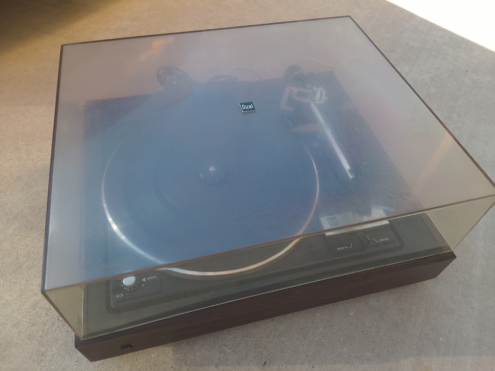 Dual 1237 Turntable, Operates Manually, Auto Func Not Working, Sounds Very Good