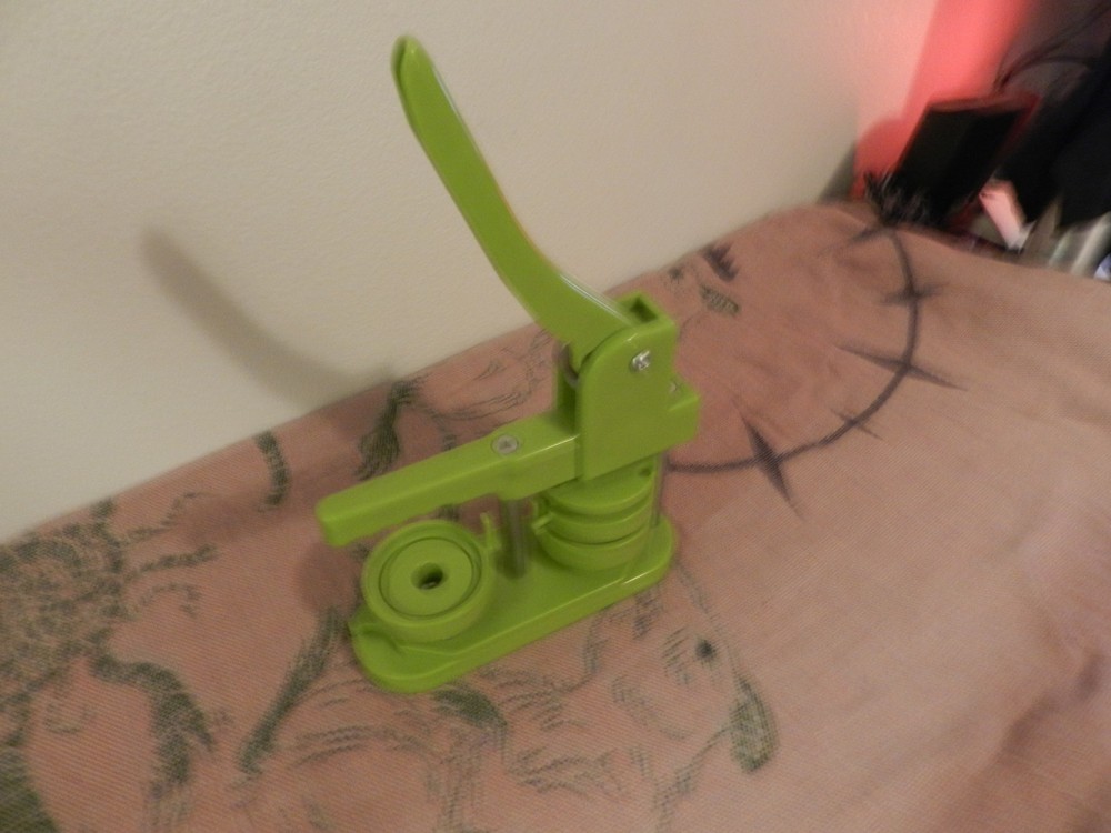 Green Button Maker Machine Press -Machine Only (2in Buttons)
