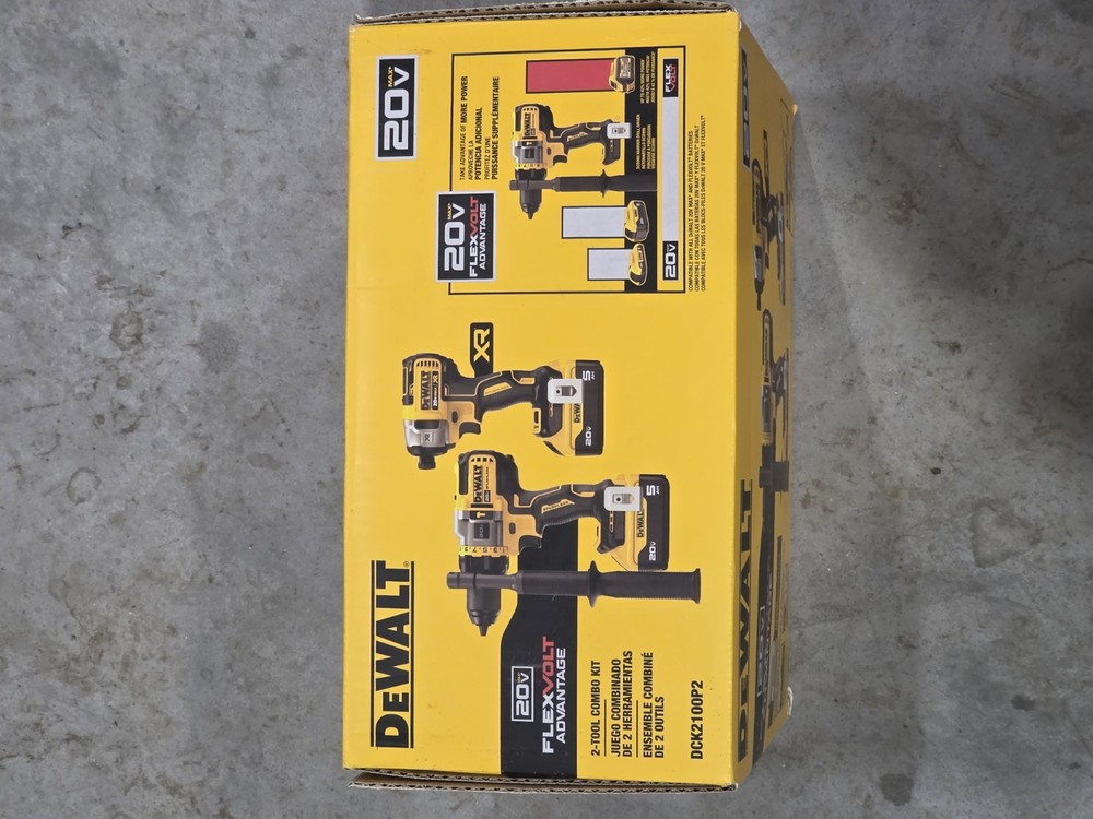 DEWALT 20V Max Hammer Drill/Impact Driver Combo Kit DCK2100P2