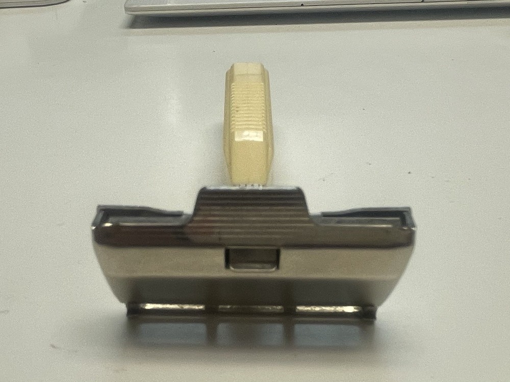 Gem Featherweight Razor w/ Refills
