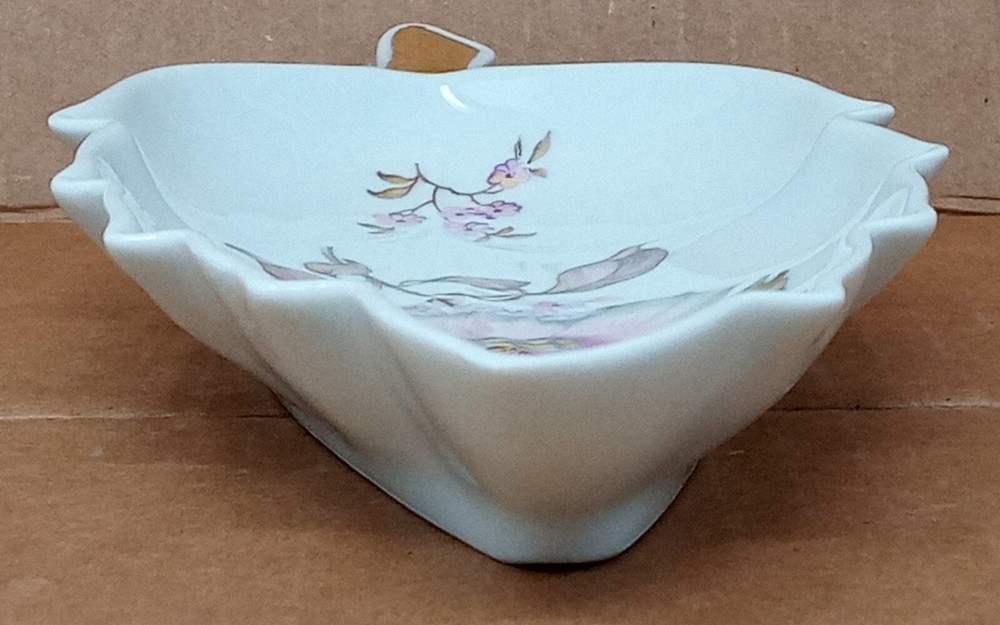 Mitterteich Bavaria Ceramic Trinket Dish leaf shape Florals Germany 7945 047
