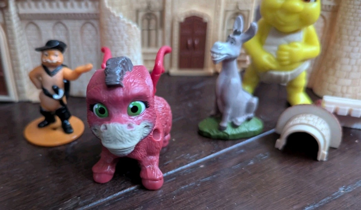 Shrek 2 Far Away Castle Micro Playset Mini Figure Set Lot Incomplete Parts