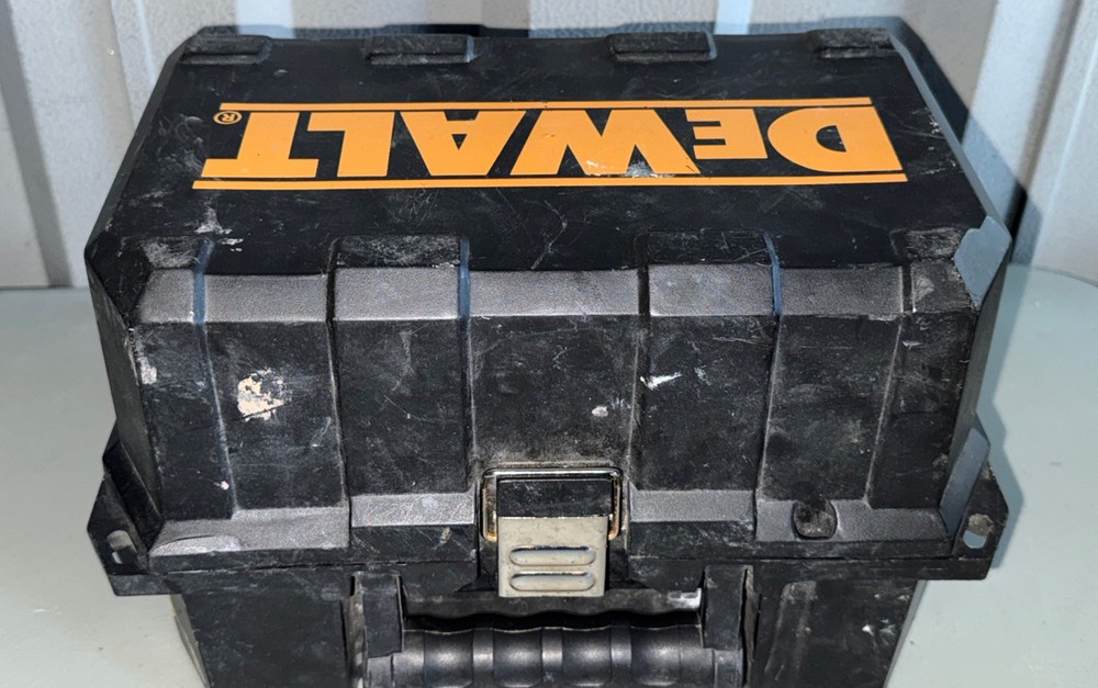 DEWALT DW096 Magnification Automatic Optical Level