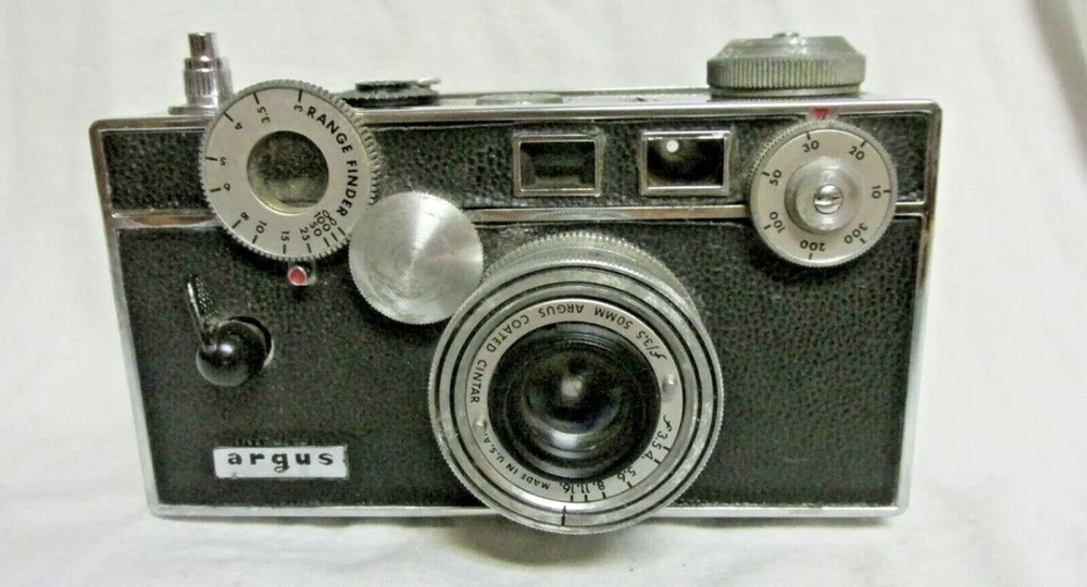 VINTAGE 1950s ARGUS C3 CAMERA