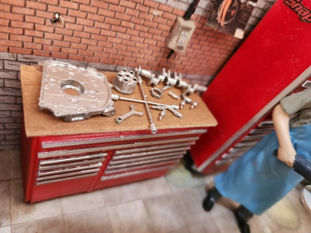 Toolbox with Autoparts 1/18 Scale Diorama Garage Accessory