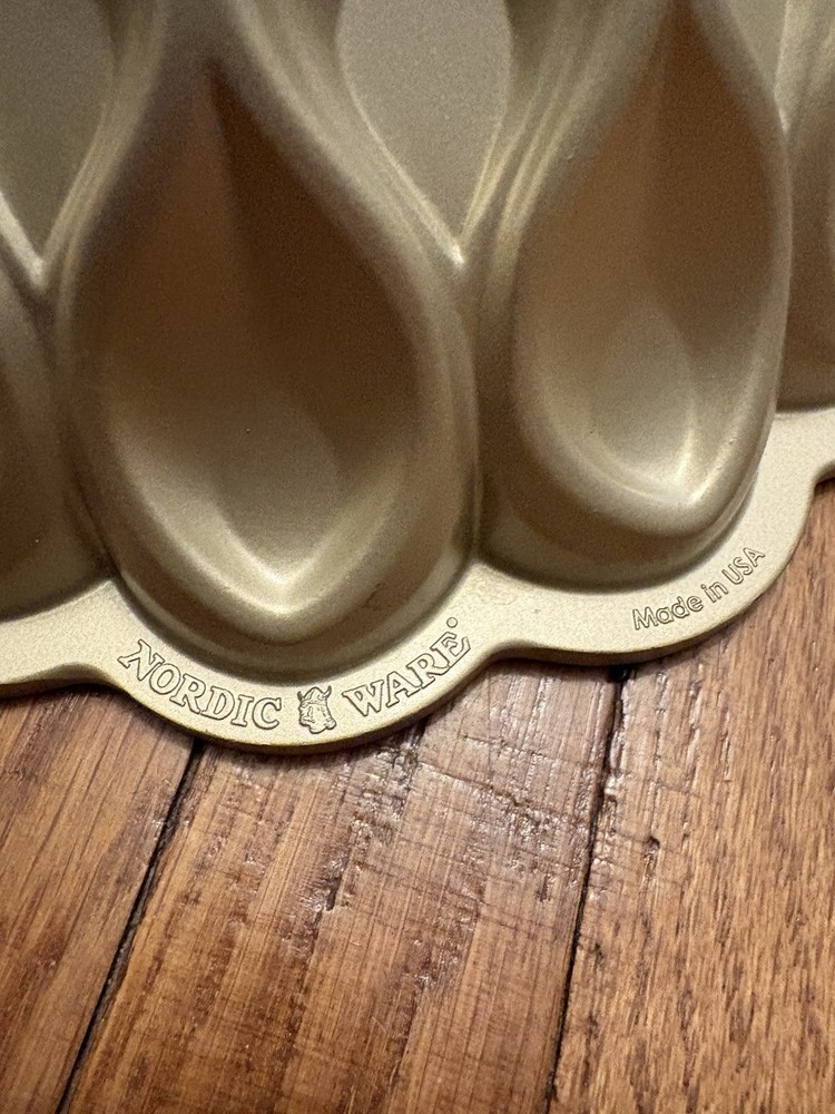 Nordic Ware Crown Bundt