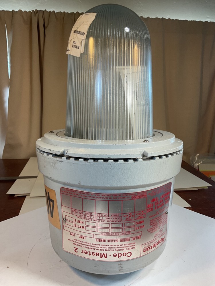 Appleton Code Master 2 Hazardous Location Light Fixture CMBL400-MT 400W Multi V