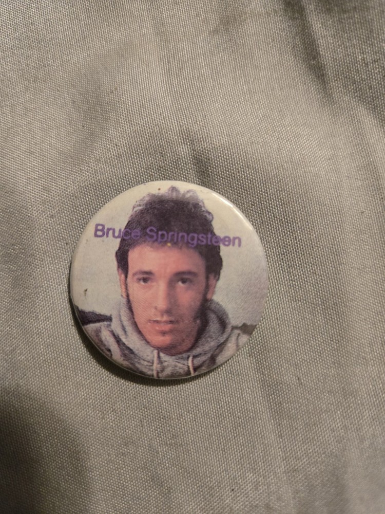 Bruce Springsteen Solo Portrait Vintage Pinback Button