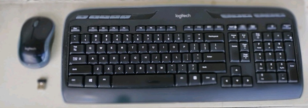 Logitech MK320 (920002836) Wireless Keyboard and Mouse Combo