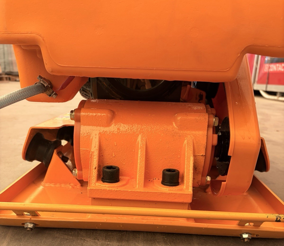 Walk Behind Road Plate Compactor 7.0HP Gas Engine Vibratory Tamper 20"x14" C90T