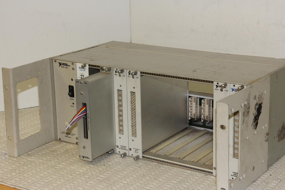NATIONAL INSTRUMENTS SCXI-1001 Mainframe with 6 Modules