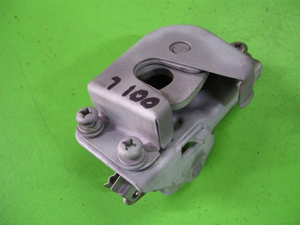 1985 Dodge D50 Ram 50 D-50 Tailgate Tail gate latch left Mighty Max