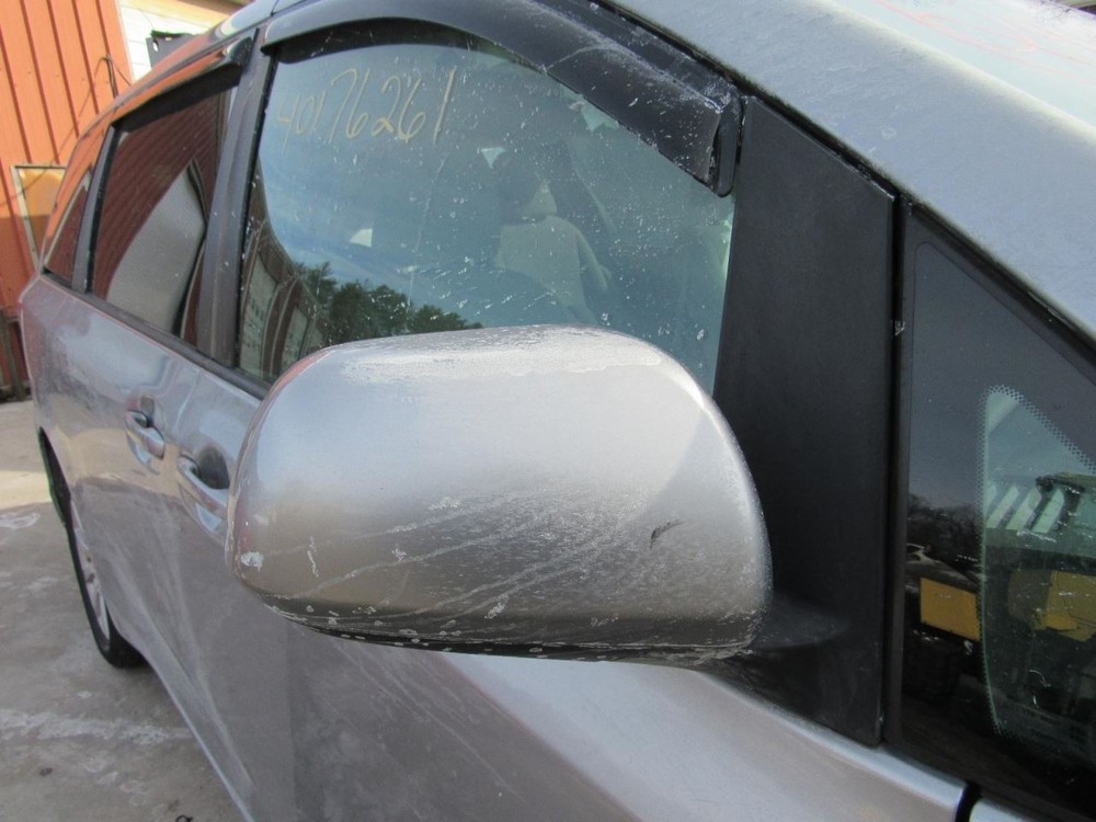 SIENNA 2017 Glove Box 1019741