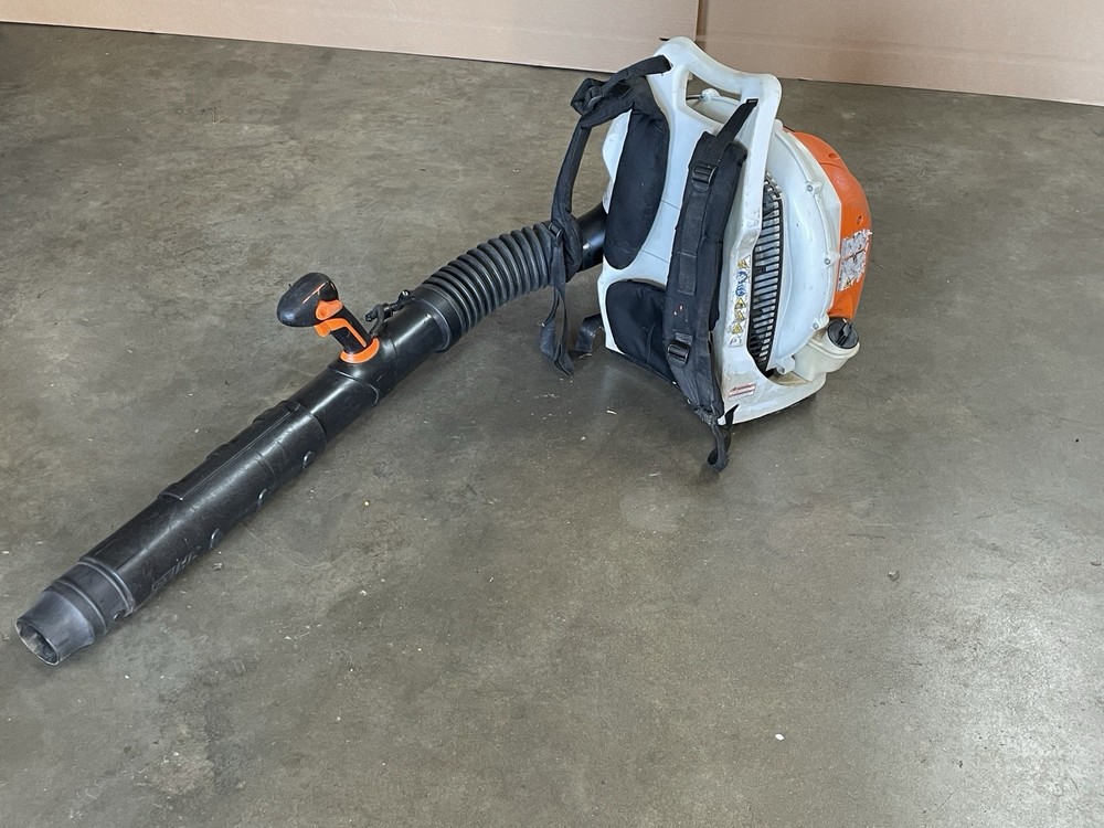 STIHL BR600 Backpack Leaf Blower -STARTS UP & RUNS- 65cc Unit READ NOTES🍃