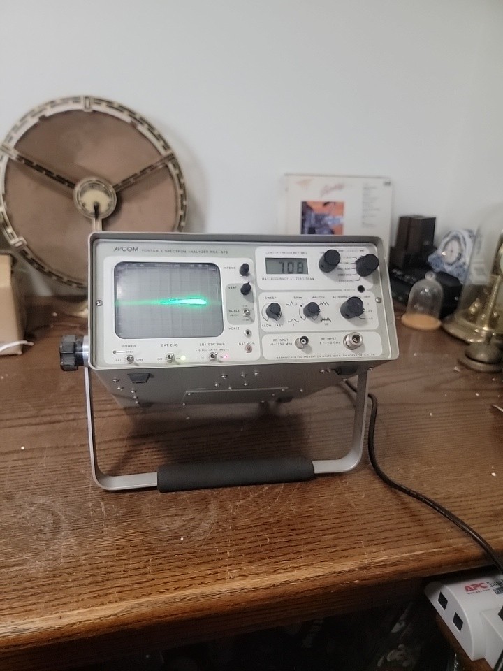 AVCOM Portable Spectrum Analyzer Model PSA-37D