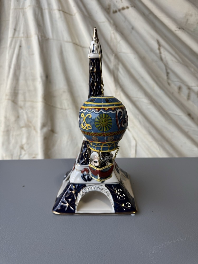 Blue sky Las Vegas Eifel Towel With Box