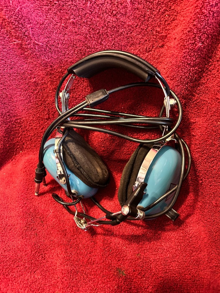 SIGTRONICS S-40 AVIATION HEADSET WITH CARRYING CASE