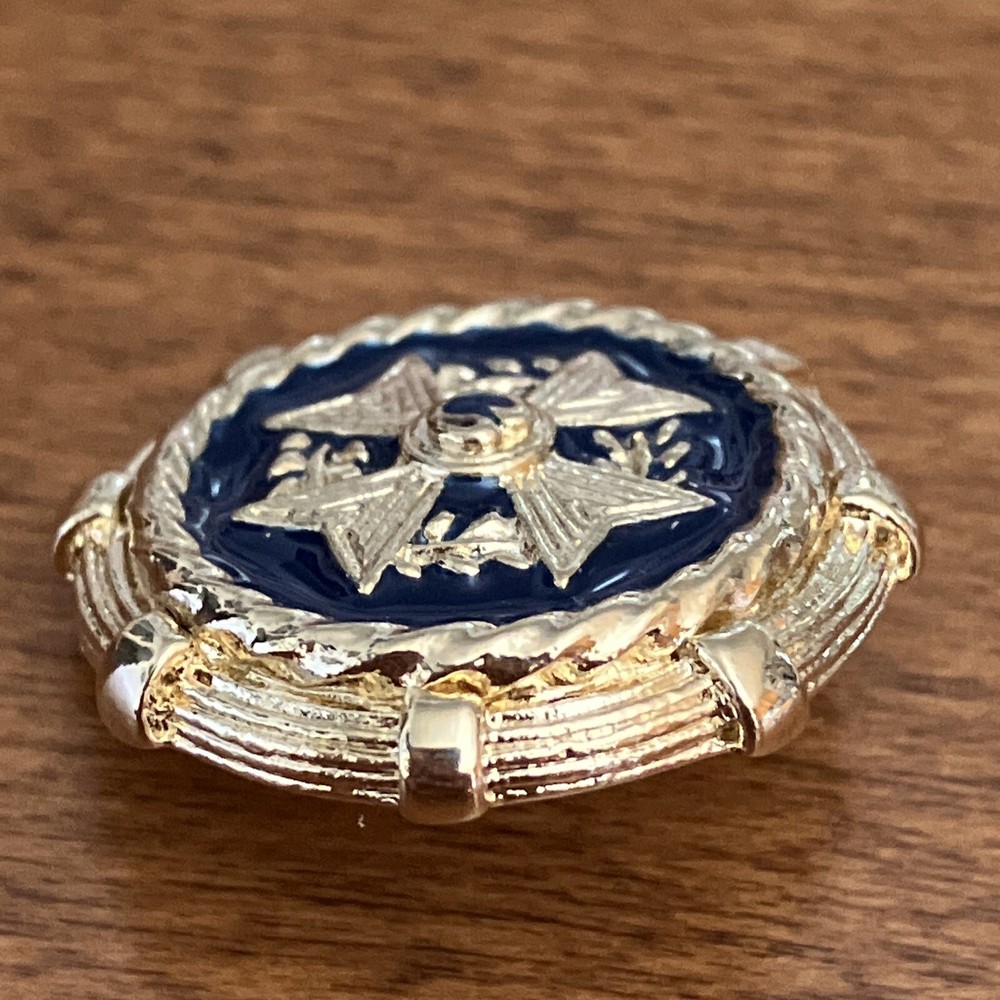 St.John navy enamel over gold logo button 7/8” Cross Leaf Pattern Excellent