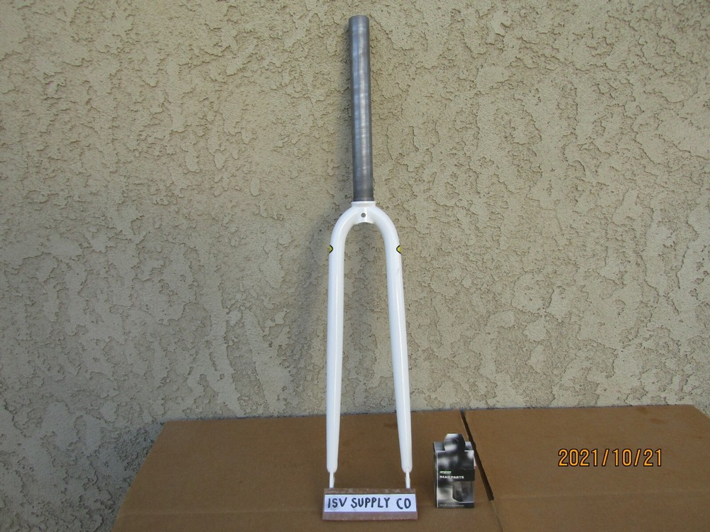 NEW BICYCLE THREAD LESS FORK  & HEADSET FOR 700 mm FIXIE,OR ROAD BIKES