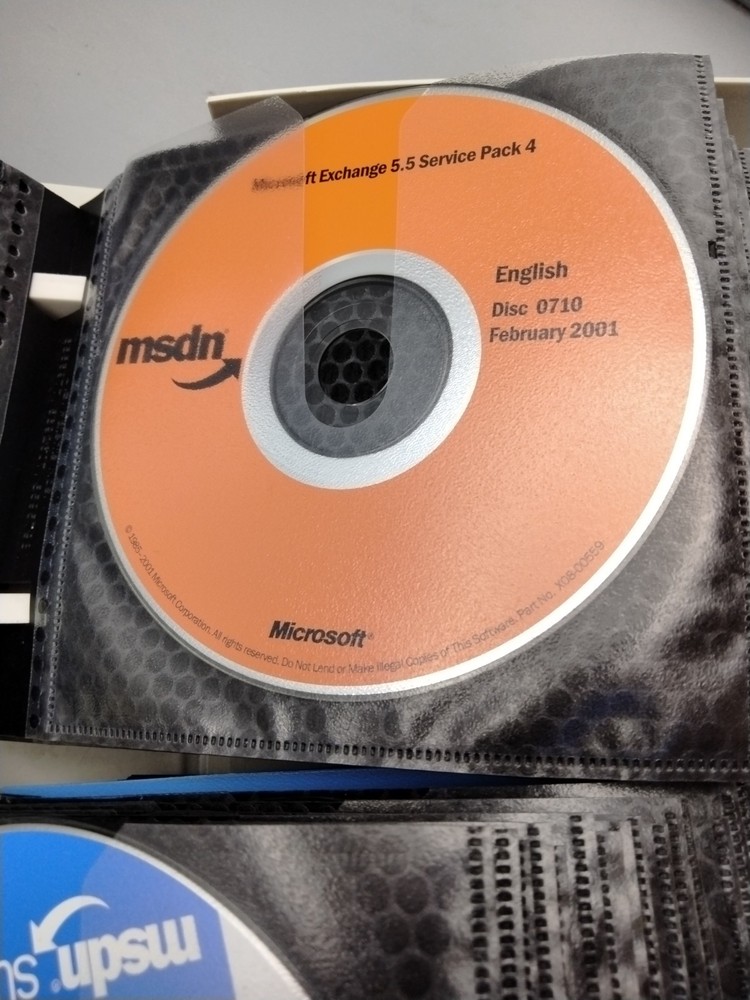 MSDN Software CD's Microsoft Windows 2000 server, Visual Studio Office Jan 2001