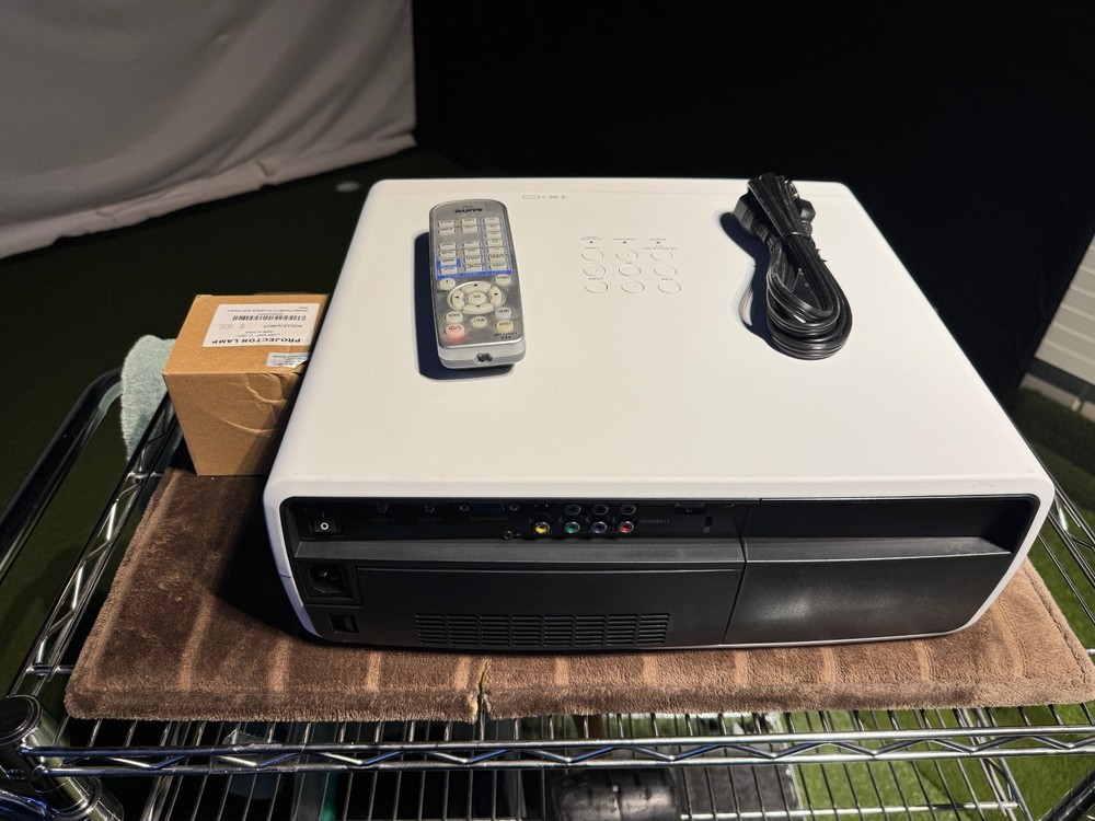 Sanyo PVL 1080 HD Projector  New Extra Lamp