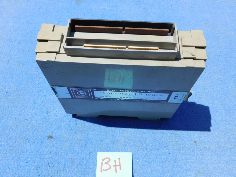 Seeburg DRD1 Digital Receiver & Decoder (gray box) - untested - for repair
